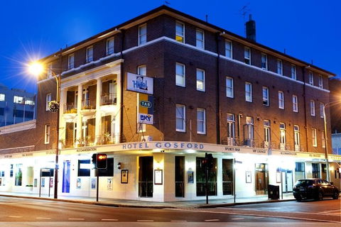 Hotel Gosford - Accommodation Main Beach 0