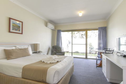 Island Palms Motor Inn - Accommodation Main Beach 2