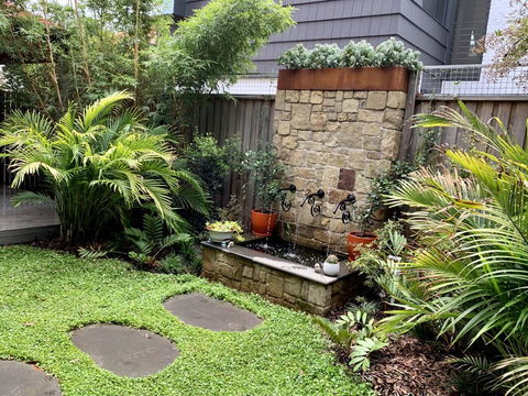Jacaranda Garden Retreat - Accommodation Main Beach 0