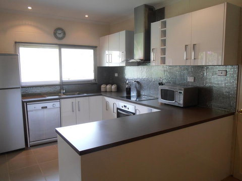 Jambala Beach House - Accommodation Main Beach 3