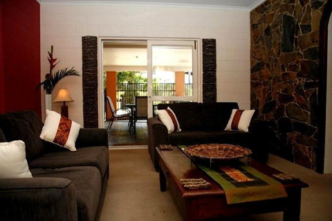 Jambala Beach House - Accommodation Main Beach 0