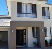 Jasper Place - Accommodation Main Beach