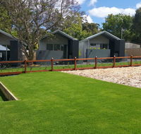 Jaspers Cabins - Accommodation Main Beach