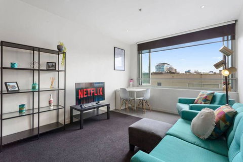 JOLI Opposite MCG And Botanical Gardens - Accommodation Main Beach 0