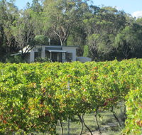 Just Red Wines Cabins - Accommodation Main Beach