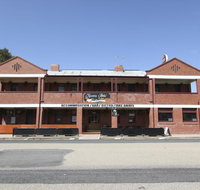 Kaneira Hotel - Accommodation Main Beach