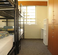 Kangaroo Inn - Accommodation Main Beach