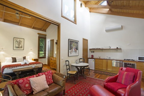 Kate's Place Daylesford - Accommodation Main Beach 1