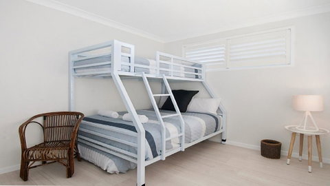 Kay's Hideaway - WiFi - Air-conditioned - Accommodation Main Beach 2