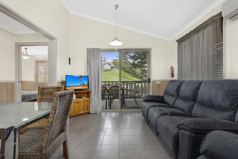 Kendalls Beach Holiday Park - Accommodation Main Beach 1