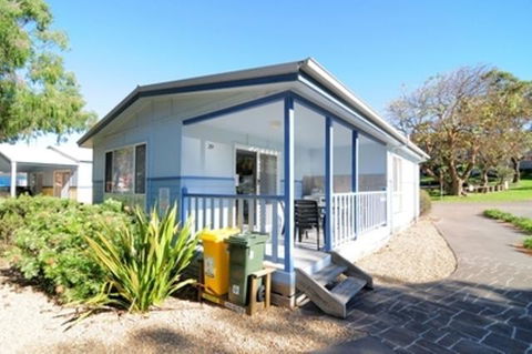 Kendalls Beach Holiday Park - Accommodation Main Beach 0