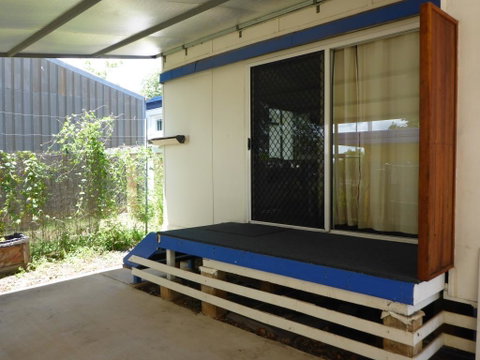 Kenny's Cabin - Accommodation Main Beach 1