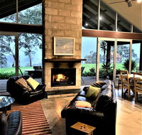 Kenwood Bank Vineyard Retreat - Accommodation Main Beach