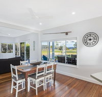 Kesla Beach House - Accommodation Main Beach