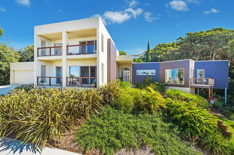 Kilala - Executive Home - Accommodation Main Beach 1