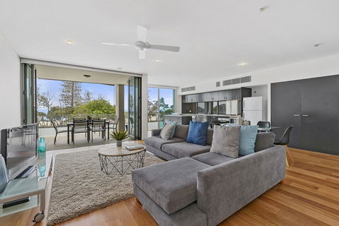 KINGSCLIFF NOR NOR EAST 101 ON MARINE PARADE - Accommodation Main Beach 3