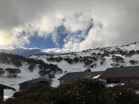 Knockshannoch Ski Lodge - Accommodation Main Beach 3