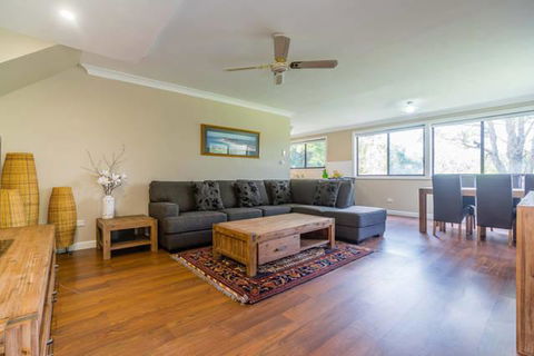 Kookaburra Retreat - Accommodation Main Beach 3