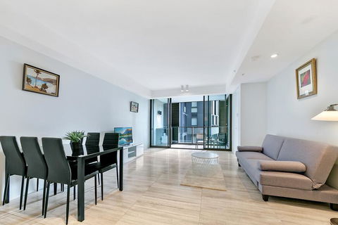 KOZYGURU HAYMARKET SYDNEY CITY VIEW 2 BED STUNNING APT NHA178-1206 - Accommodation Main Beach 3