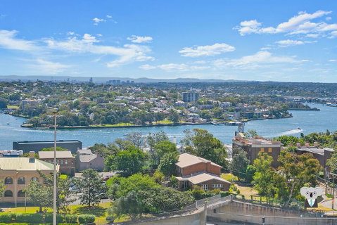 KOZYGURU THE ROCKS HARBOUR BRIDGE VIEW 1 BED APT SWIMMING POOL NTR098 - Accommodation Main Beach 2