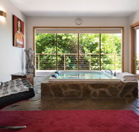 Kuca Stone - Accommodation Main Beach