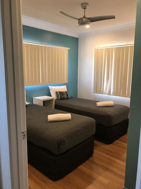 Kurrimine Beach Huts - Accommodation Main Beach 3