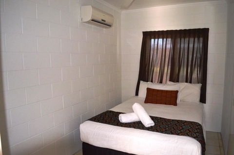 Kurrimine Beach Huts - Accommodation Main Beach 2