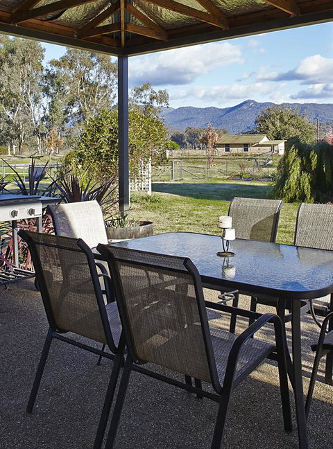 La Casa - Accommodation Main Beach 3