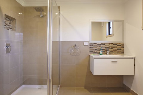 La Casa - Accommodation Main Beach 1