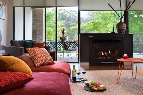 Lake Daylesford Lodge 5 - Accommodation Main Beach 1