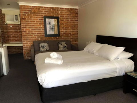 Lake Macquarie Motor Inn - Accommodation Main Beach 0
