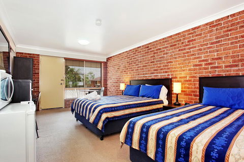Lake Macquarie Motor Inn - Accommodation Main Beach 2