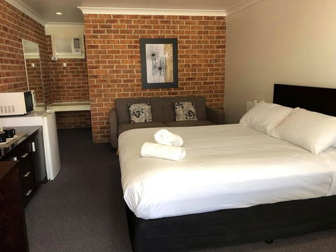 Lake Macquarie Motor Inn - Accommodation Main Beach 1