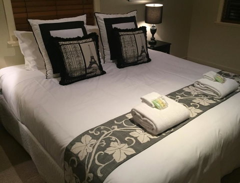Lakeshore House, Daylesford - Accommodation Main Beach 0
