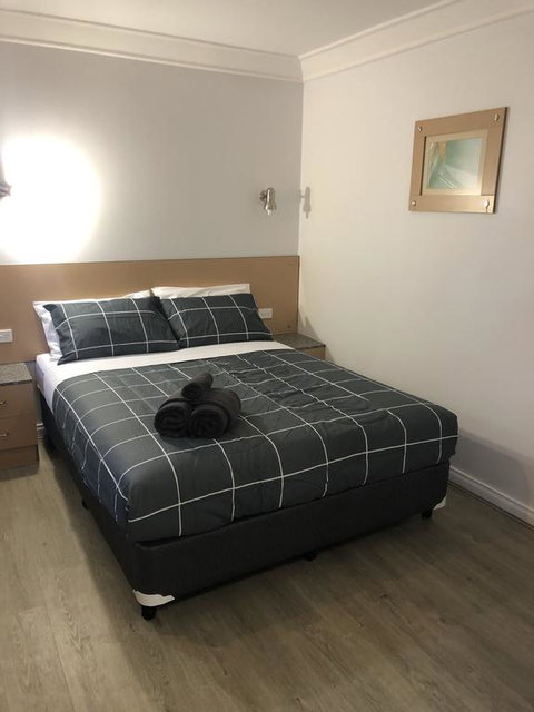 Latitude20 Cattrall Park - Accommodation Main Beach 1