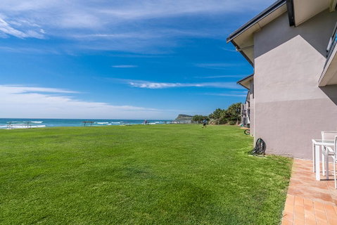 Lennox Head Beachfront Apartments - Accommodation Main Beach 3