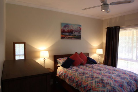 Lenoroc - Accommodation Main Beach 0