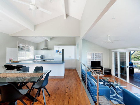 Lentara Dream @ Fingal Bay - Accommodation Main Beach 1