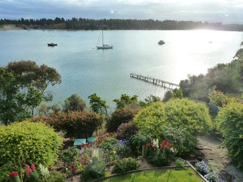 Lewi Waters - Accommodation Main Beach 0