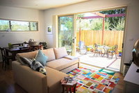 Lil Yoorana - New Cozy Modern - 4 min walk to town - Close to everything