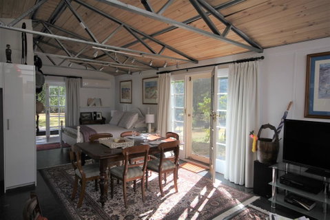 Lily's Farm Studio - Accommodation Main Beach 1