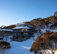 Lucy Lodge - Accommodation Main Beach