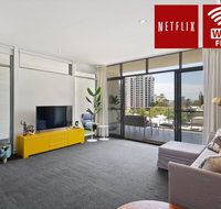Luxe Furnished City Skyline Views - Accommodation Main Beach