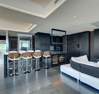 Luxe Haus - Accommodation Main Beach