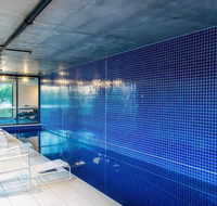 Luxury 2BR Yarra River Views WIFI-Netflix-Pool-Gym - Accommodation Main Beach