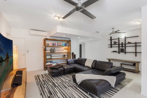 Luxury Pool Side Apartment In Beachfront Resort - Accommodation Main Beach 0