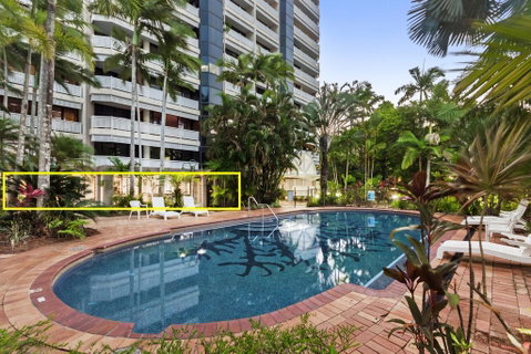 Luxury Pool Side Apartment In Beachfront Resort - Accommodation Main Beach 1