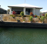 M  T's Waterfront Bed  Breakfast - Accommodation Main Beach
