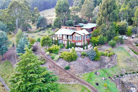 MAGICAL MOUNTAIN RETREAT - 20 Mins To CBD And Only 10 To MONA! - Accommodation Main Beach 0