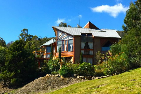 MAGICAL MOUNTAIN RETREAT - 20 Mins To CBD And Only 10 To MONA! - Accommodation Main Beach 3